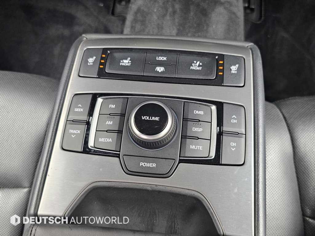 Hyundai Genesis — photo 16