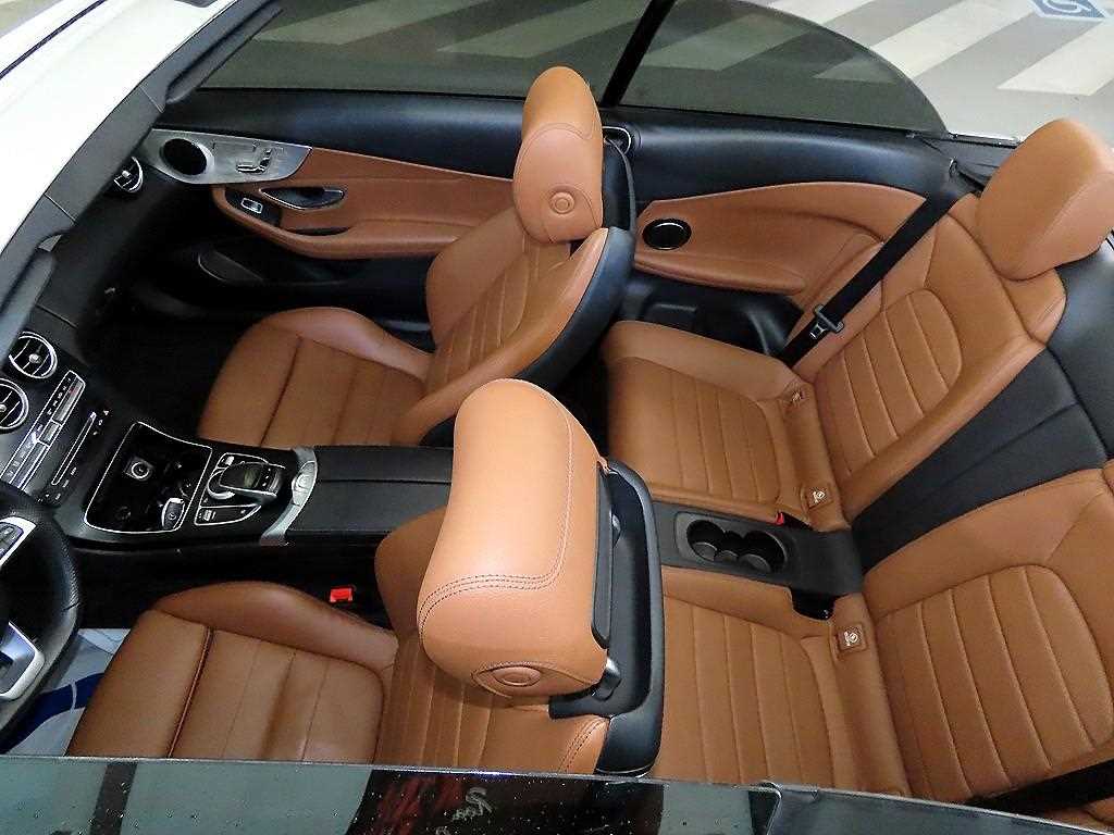Mercedes-Benz C-Class — photo 09