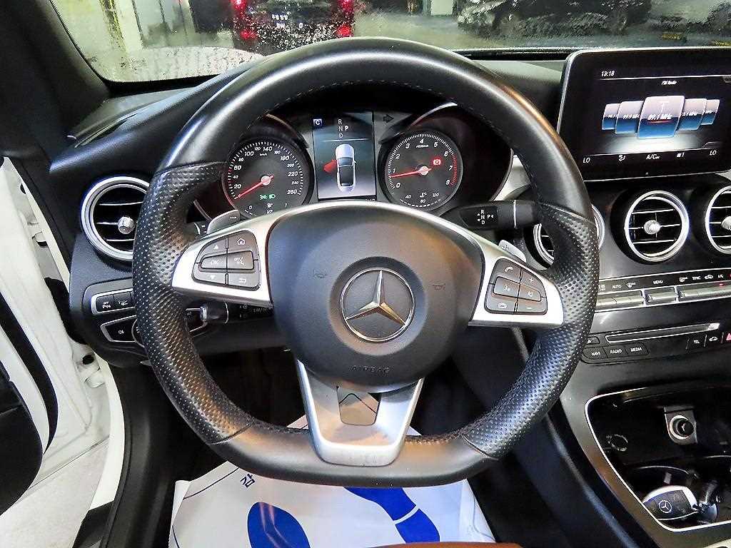 Mercedes-Benz C-Class — photo 10