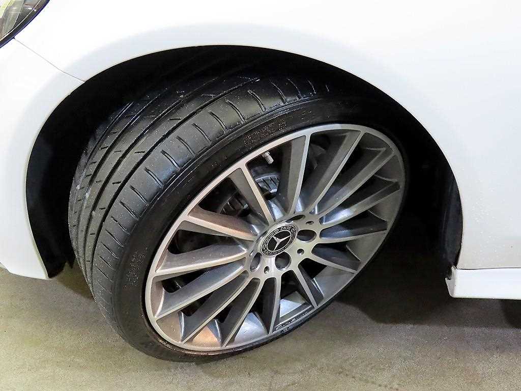 Mercedes-Benz C-Class — photo 20