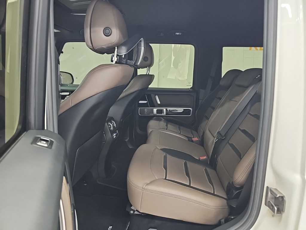 Mercedes-Benz G-Class — photo 12