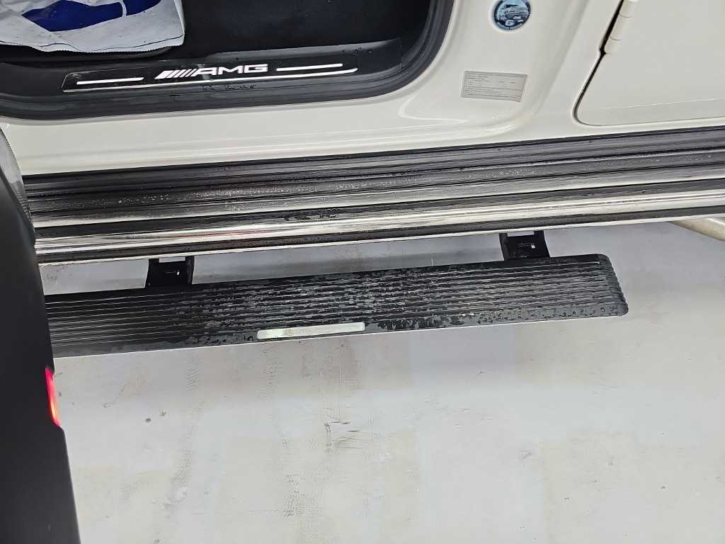 Mercedes-Benz G-Class — photo 13