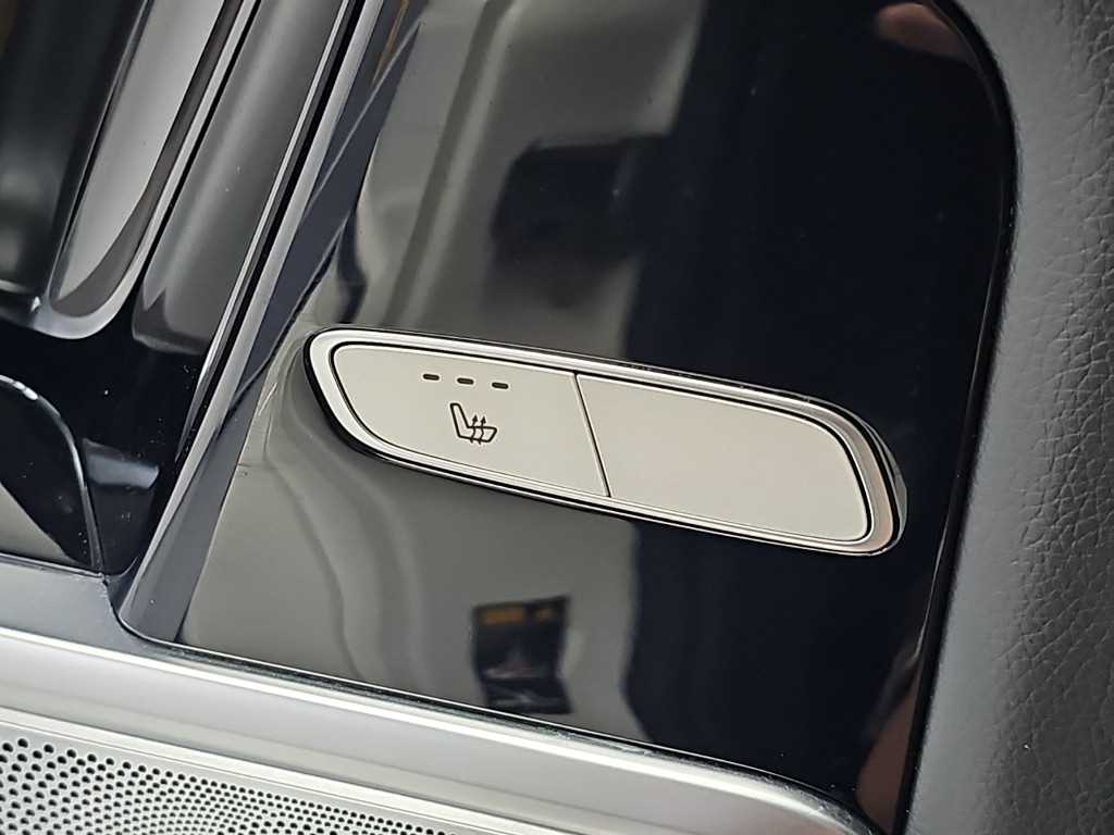 Mercedes-Benz G-Class — photo 15