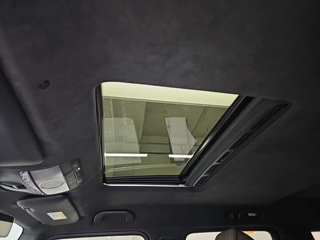 Mercedes-Benz G-Class — photo 16