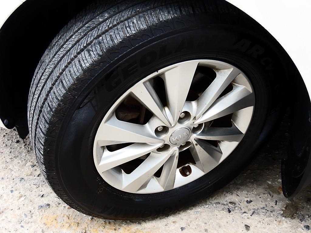 Kia Carnival — photo 20