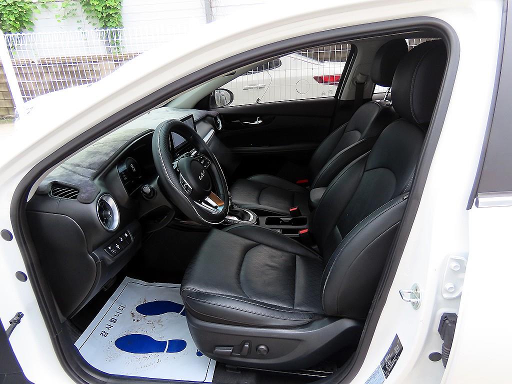 Kia K3 — photo 05