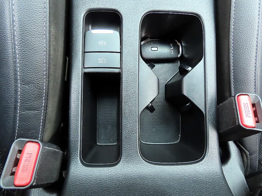 Kia K3 — photo 13