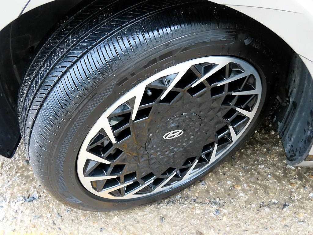 Hyundai Ioniq5 — photo 20
