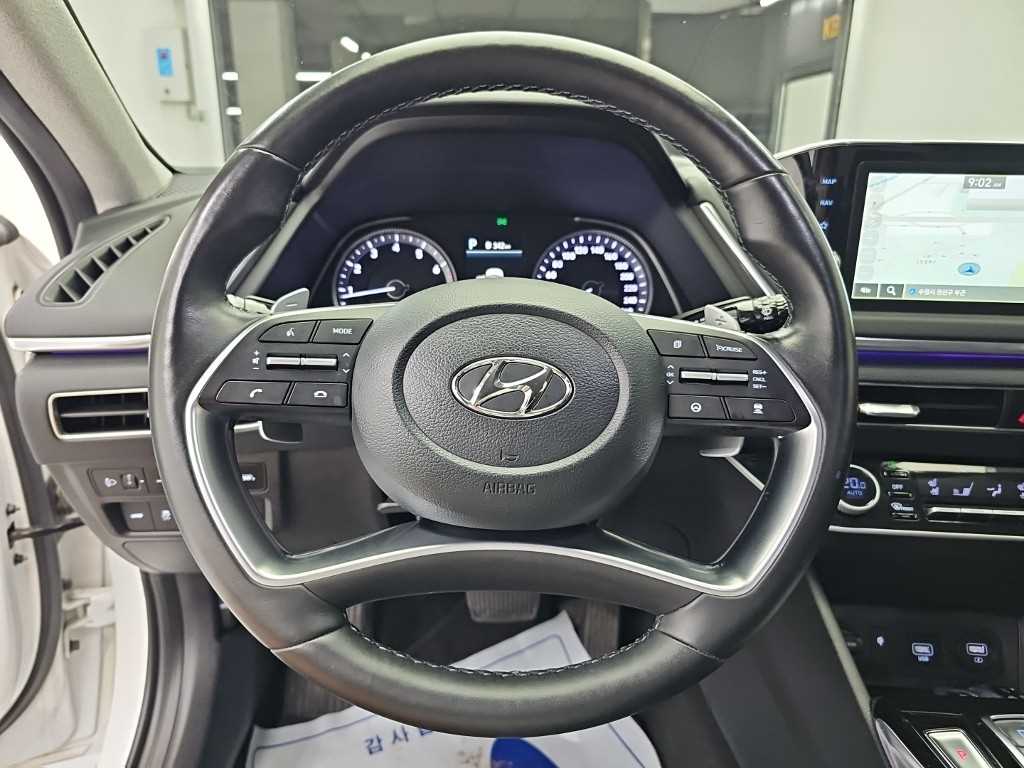 Hyundai Sonata — photo 09