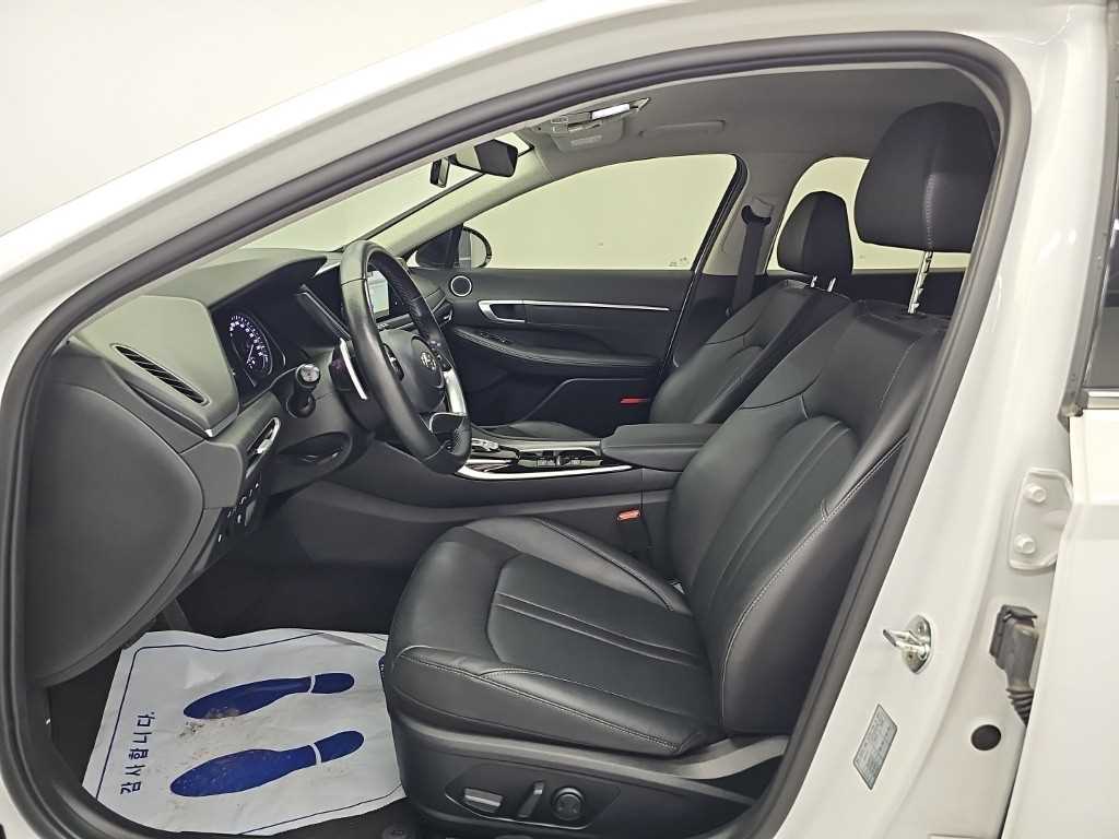 Hyundai Sonata — photo 11