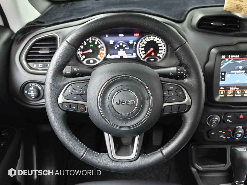 Jeep Renegade — photo 13