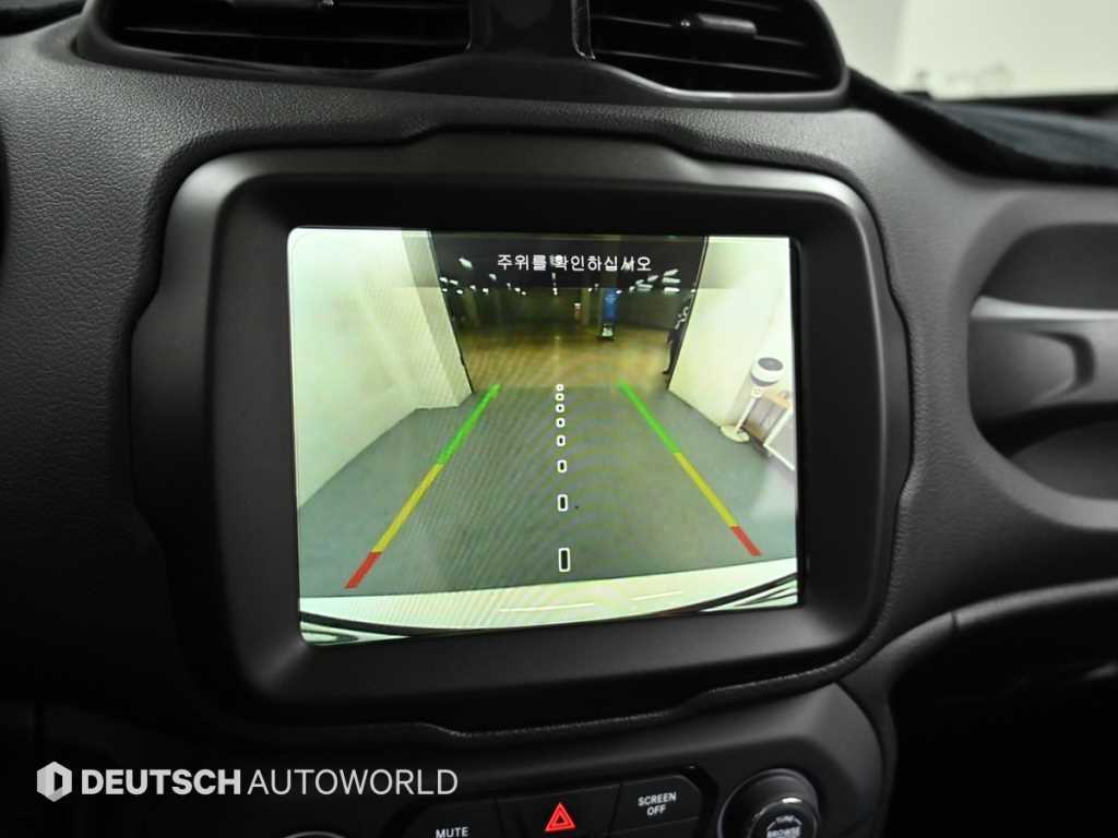 Jeep Renegade — photo 15