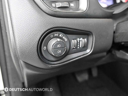 Jeep Renegade — photo 16