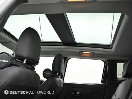 Jeep Renegade — photo 18