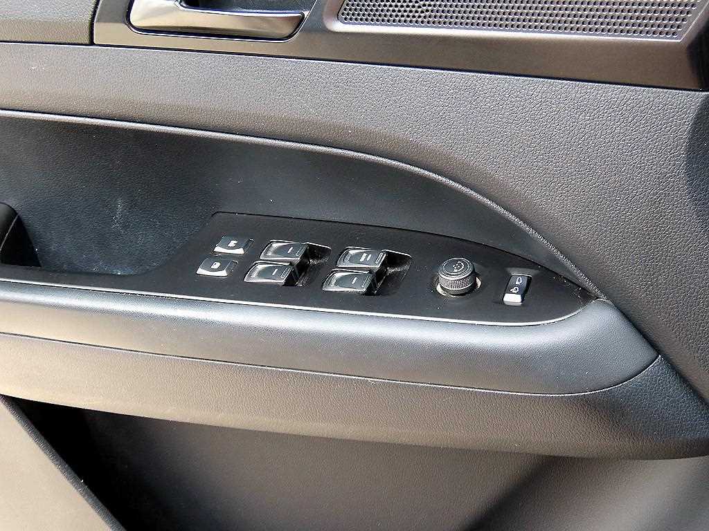 KGM Rexton — photo 11