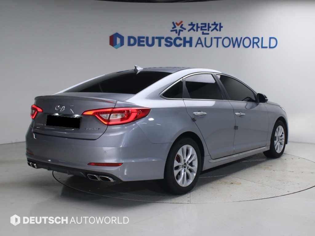 Hyundai Sonata — photo 02
