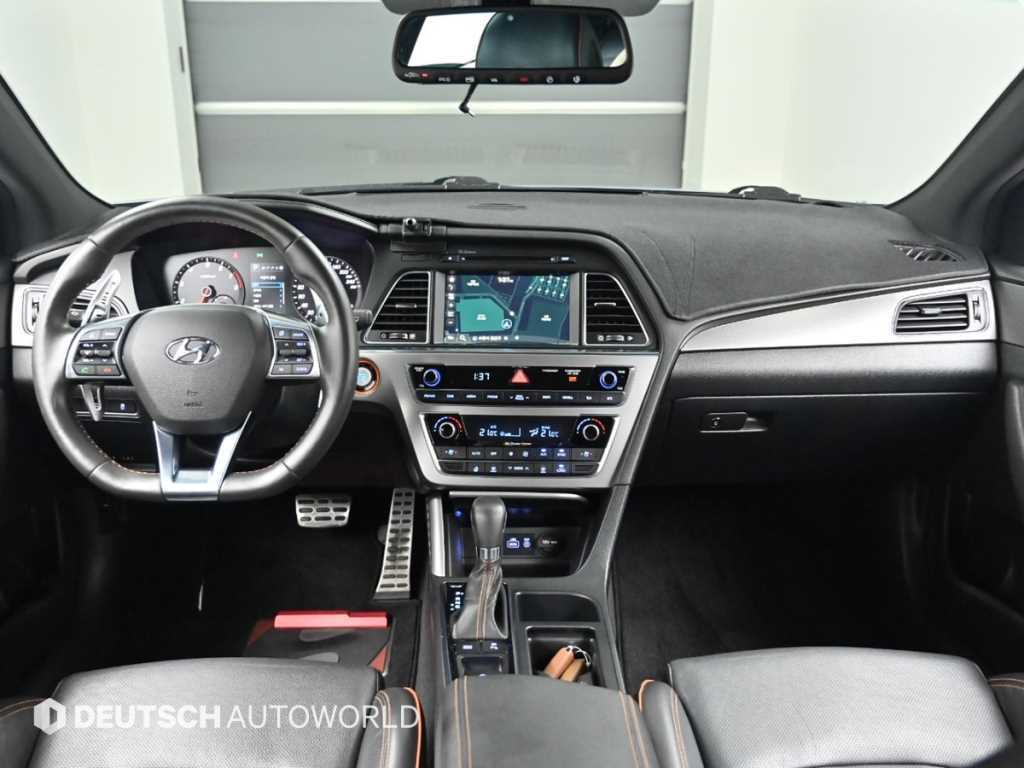 Hyundai Sonata — photo 07