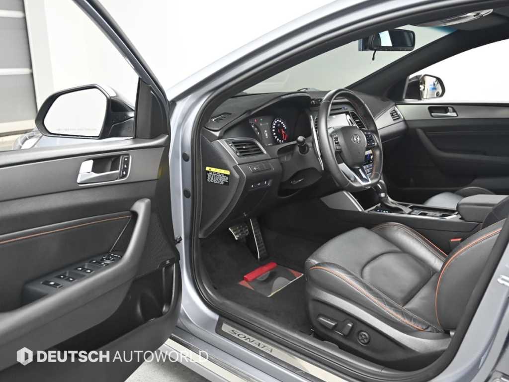 Hyundai Sonata — photo 11
