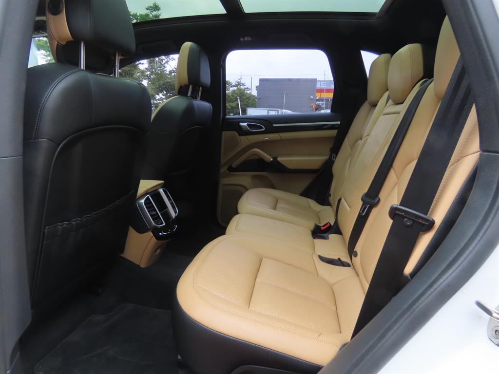 Porsche Cayenne — photo 07