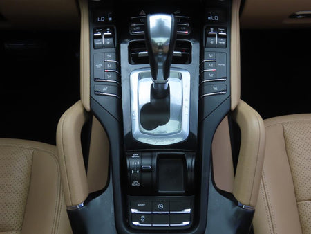 Porsche Cayenne — photo 13
