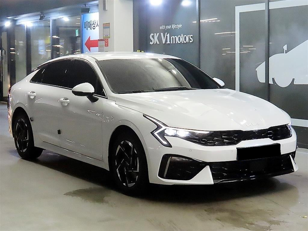 Kia K5 — photo 01