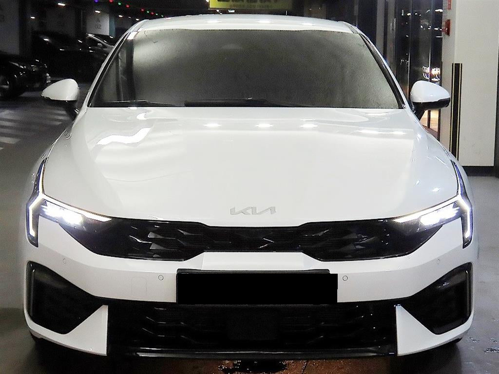 Kia K5 — photo 02
