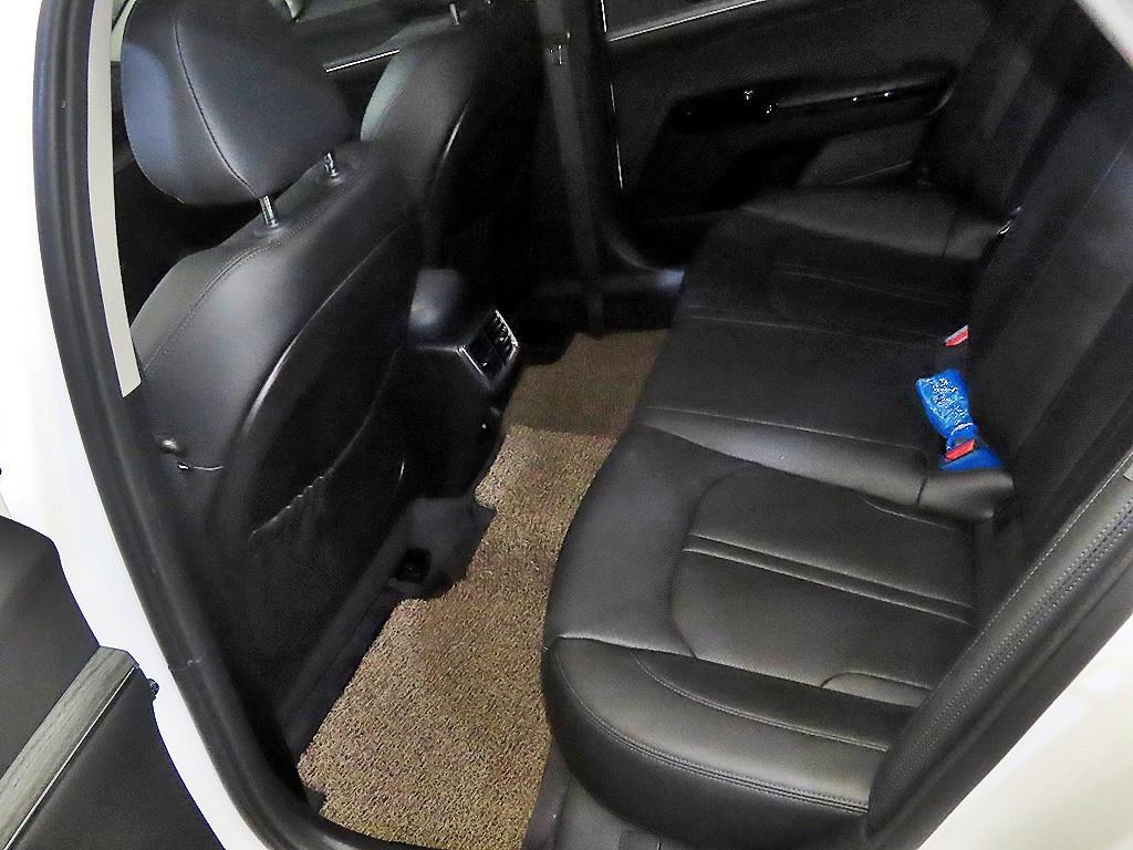 Kia K5 — photo 07