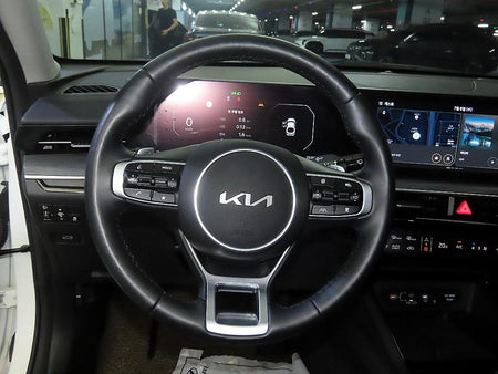 Kia K5 — photo 08