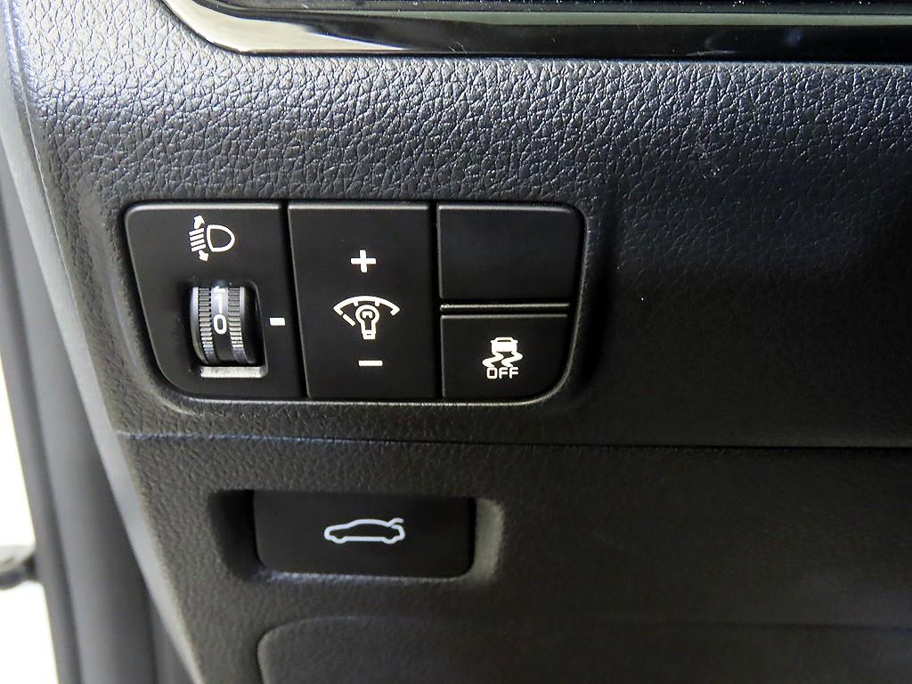 Kia K5 — photo 14