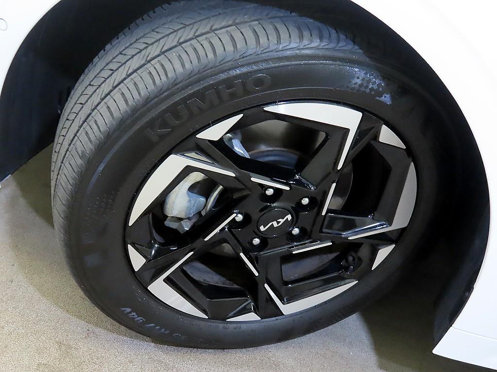 Kia K5 — photo 20