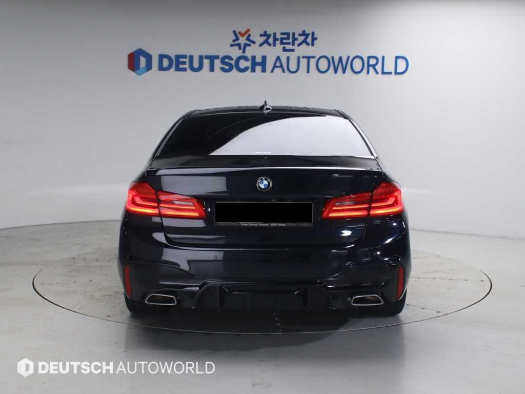BMW 5-Series — photo 04