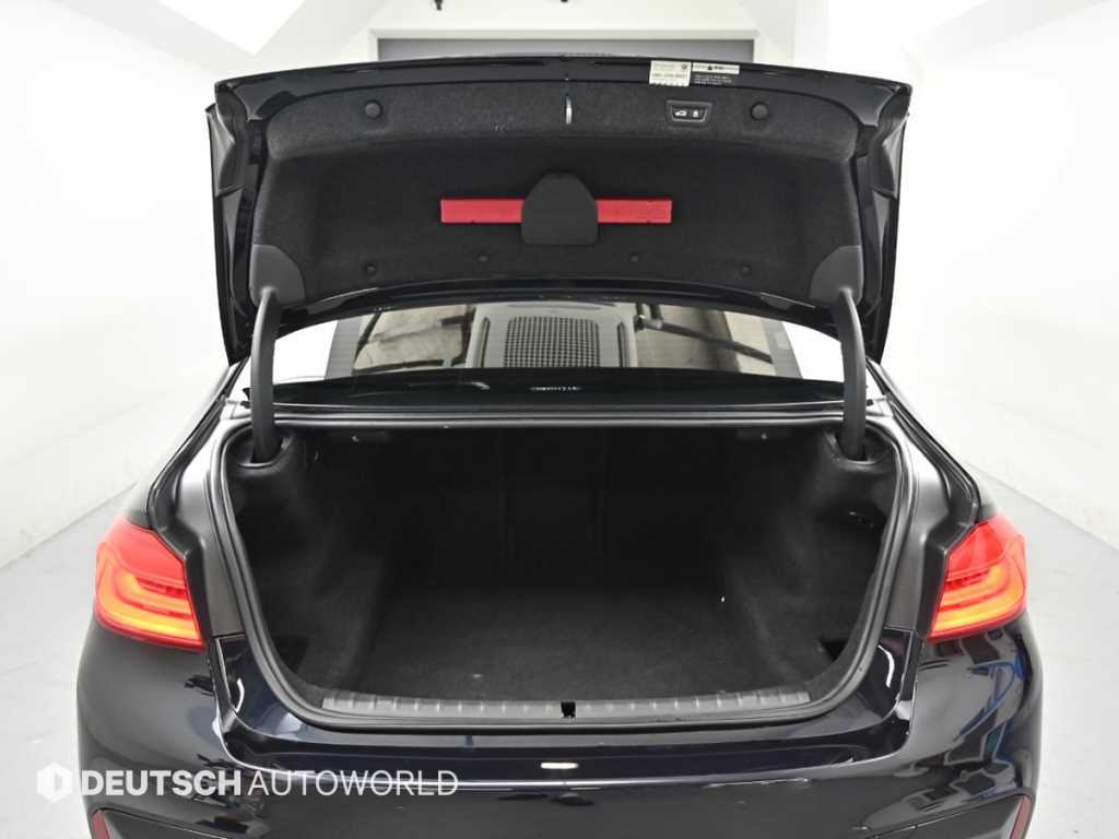 BMW 5-Series — photo 05