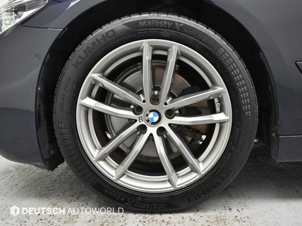 BMW 5-Series — photo 06