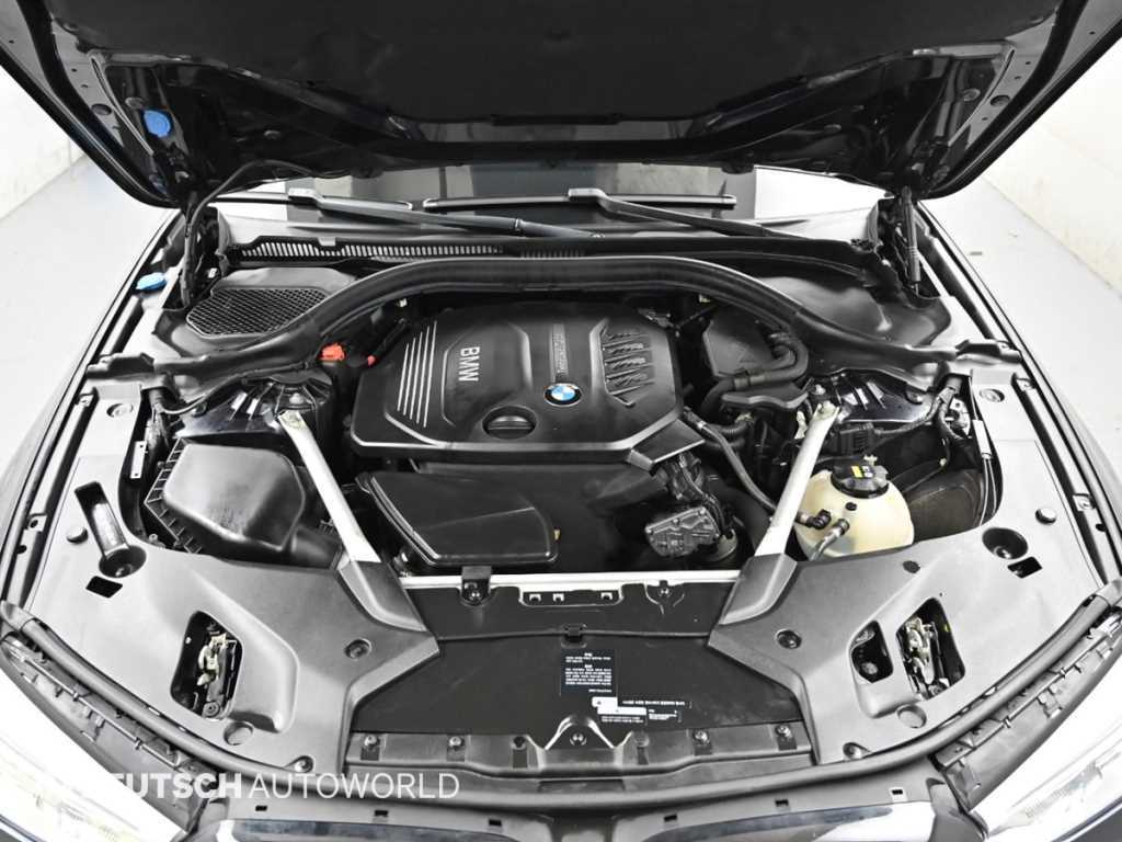 BMW 5-Series — photo 07