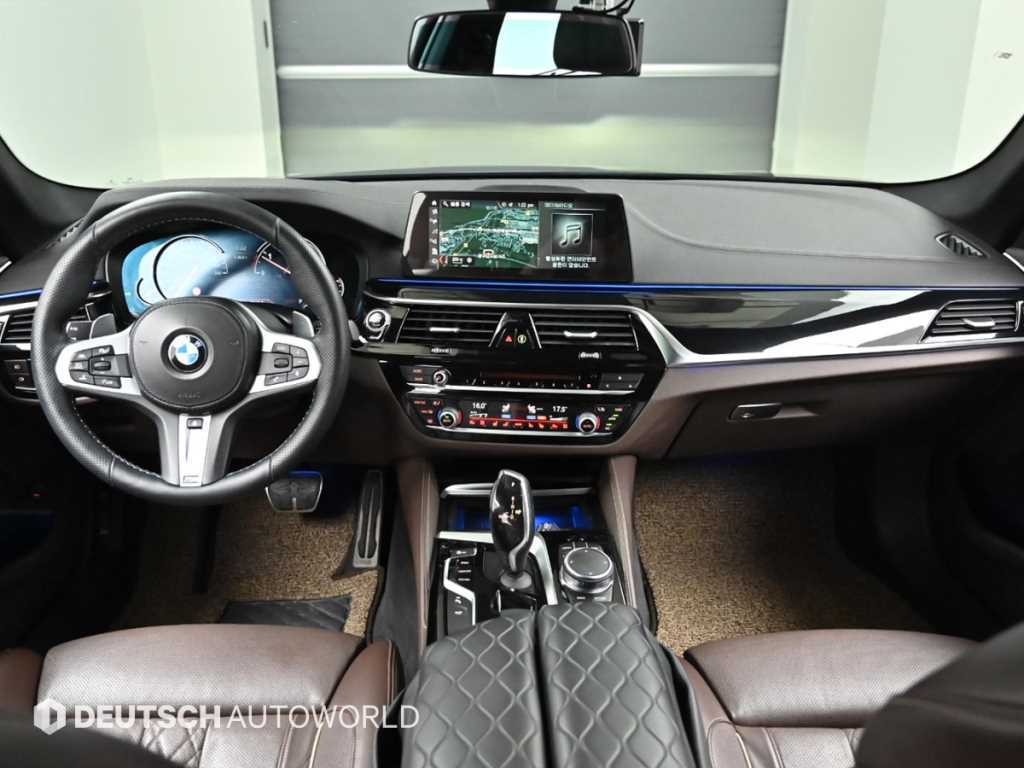 BMW 5-Series — photo 08