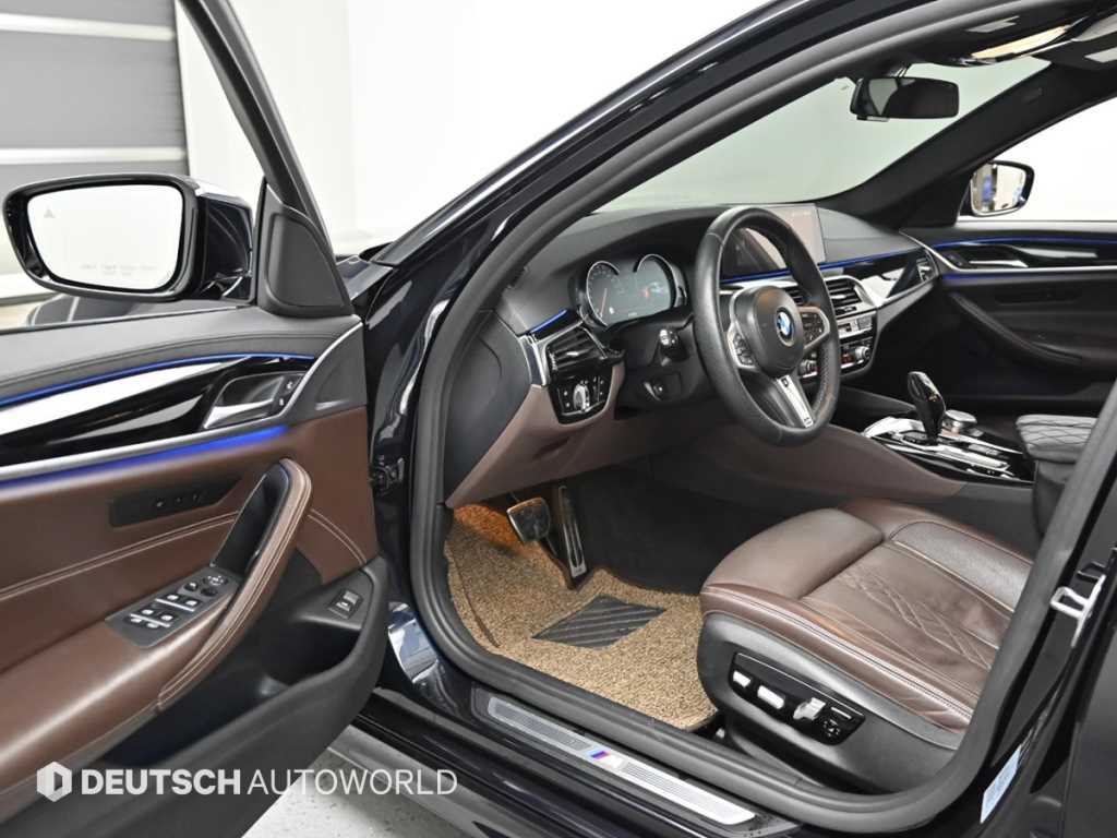 BMW 5-Series — photo 10