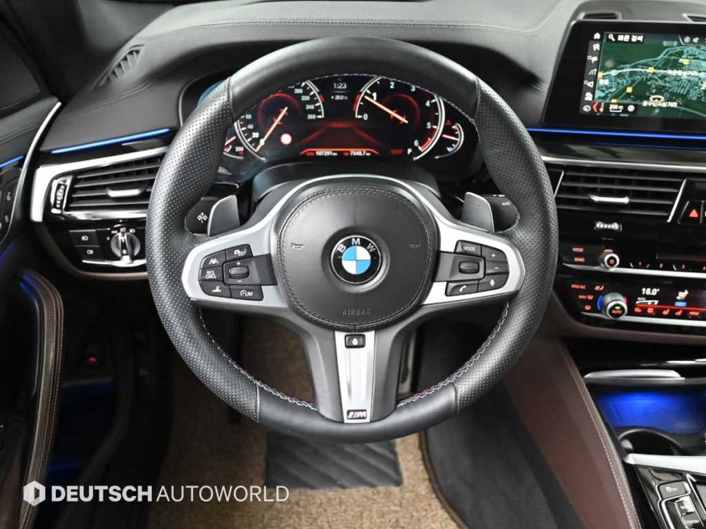 BMW 5-Series — photo 14