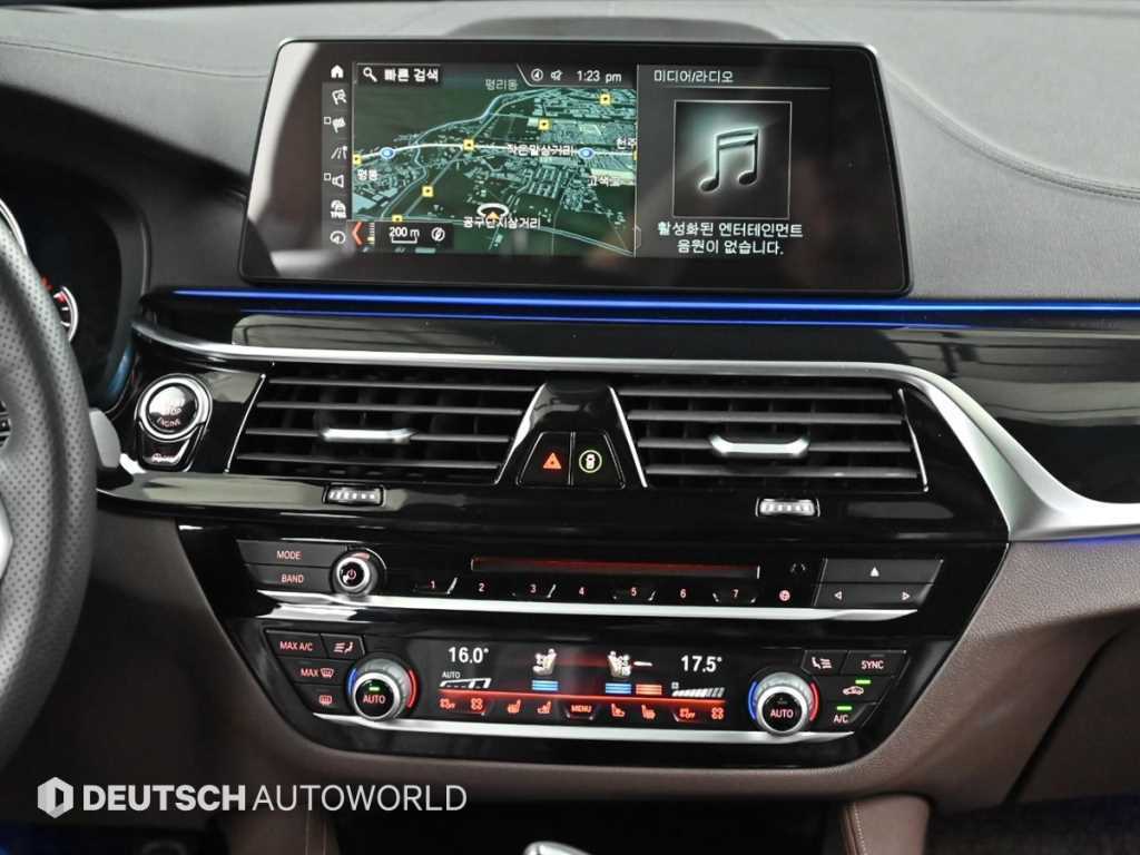 BMW 5-Series — photo 15