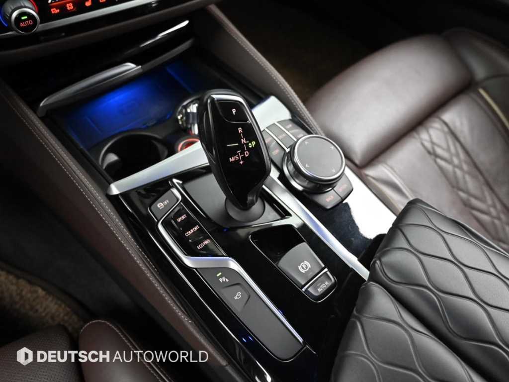 BMW 5-Series — photo 18