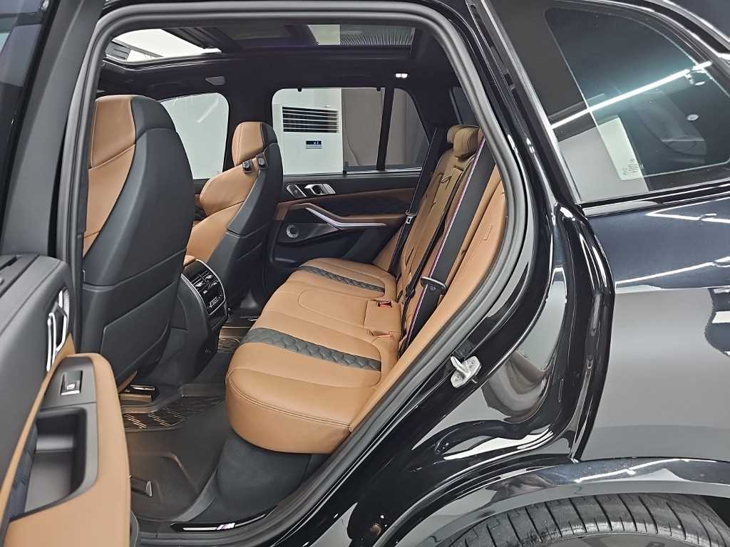 BMW X5M — photo 12