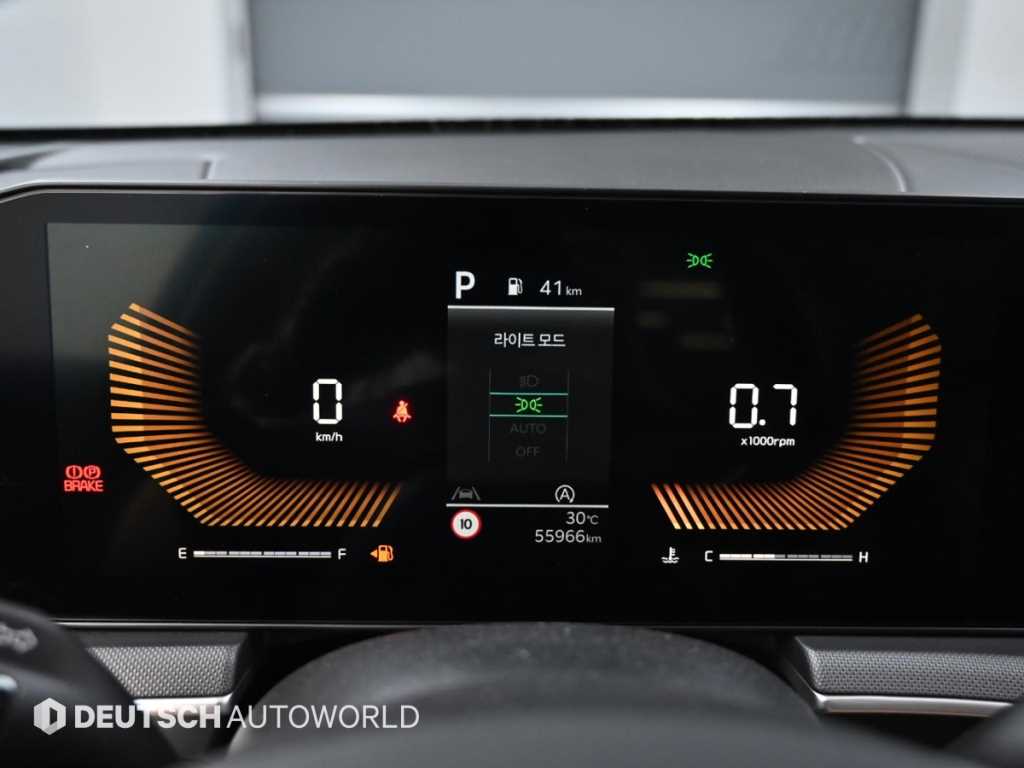 Kia K5 — photo 08