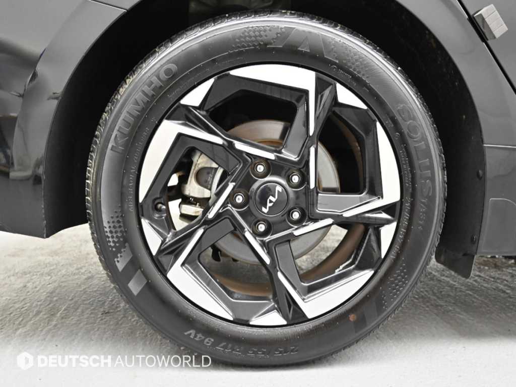 Kia K5 — photo 05