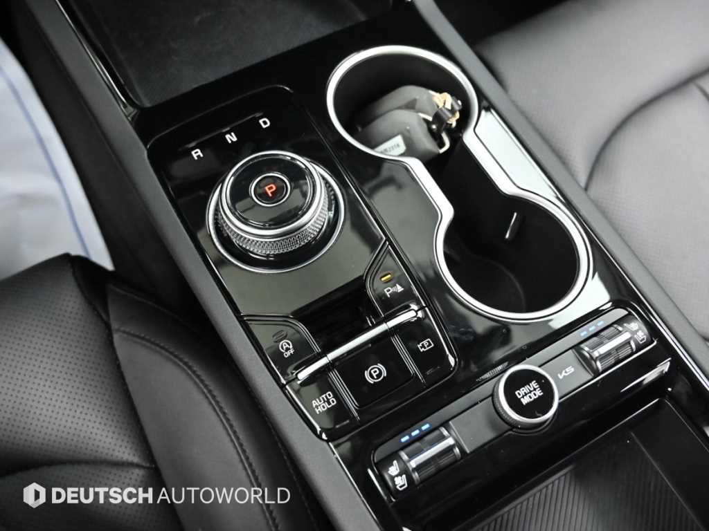 Kia K5 — photo 09