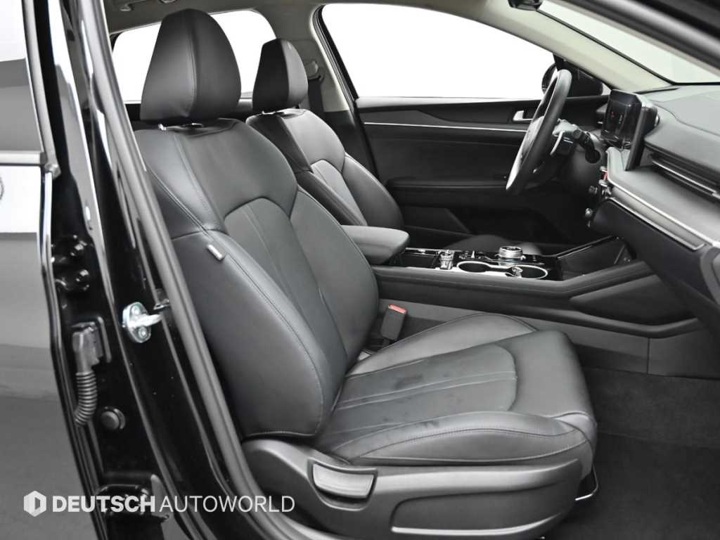 Kia K5 — photo 10