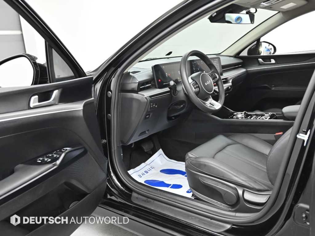 Kia K5 — photo 11