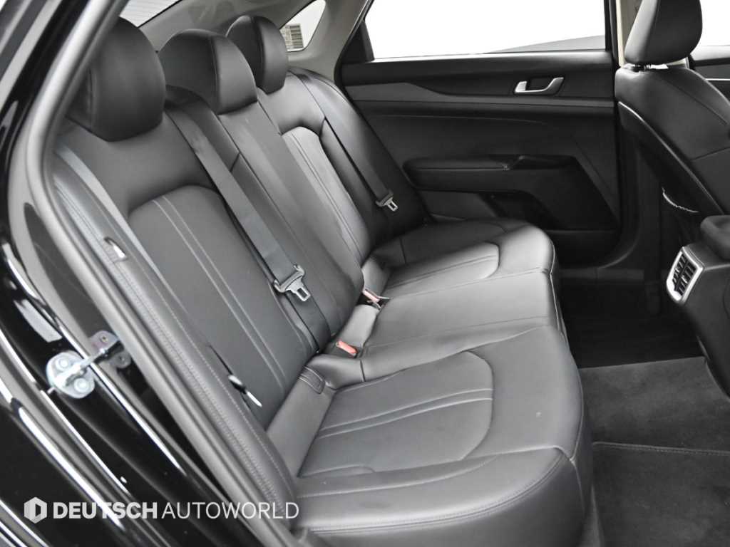 Kia K5 — photo 12