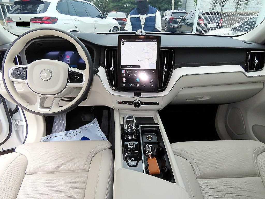 Volvo XC60 — photo 07