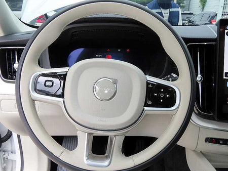 Volvo XC60 — photo 08