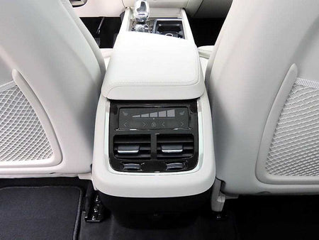 Volvo XC60 — photo 17