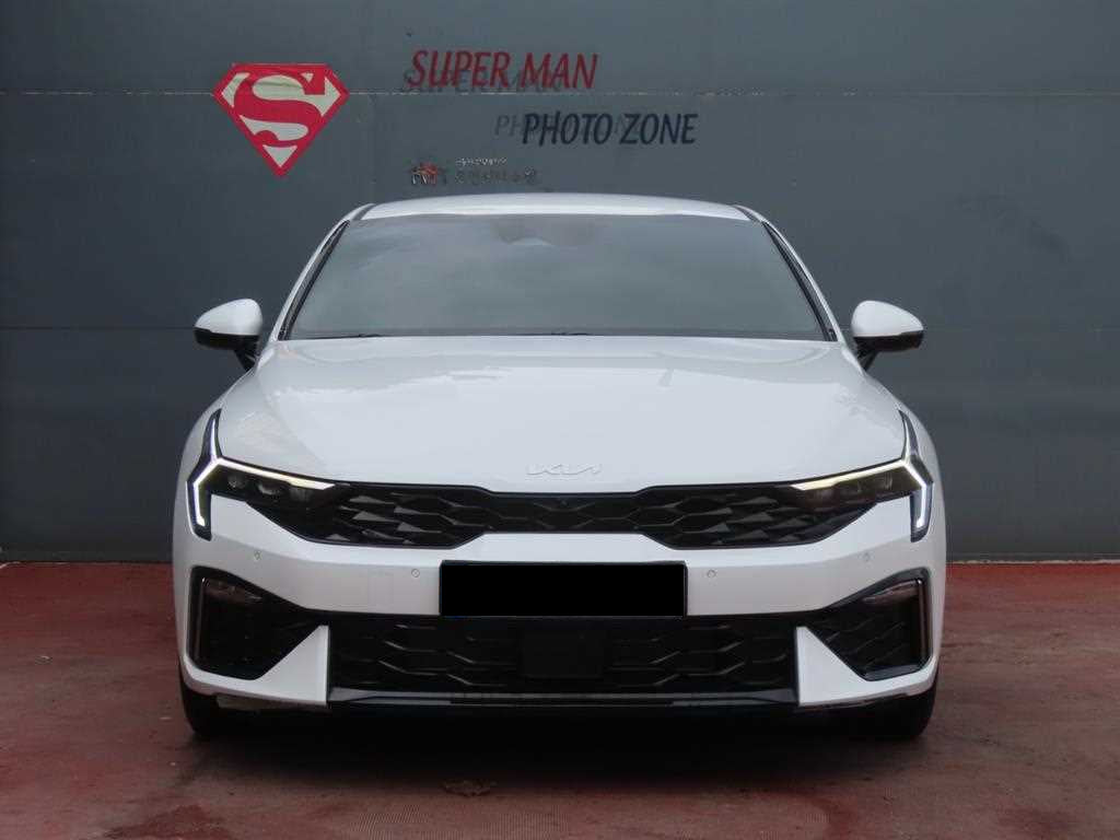 Kia K5 — photo 02